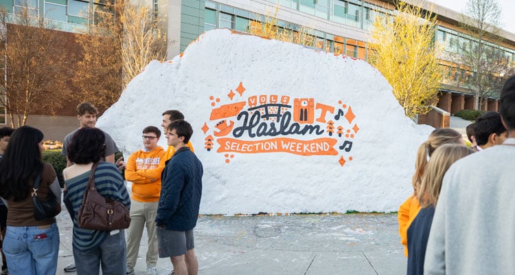 Haslam Leadership Scholars To Welcome 16 First-Year Students